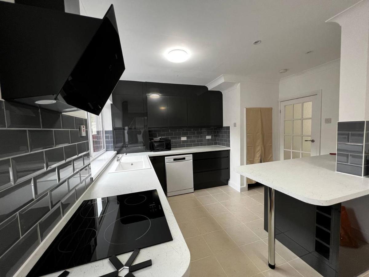 Springfield House- Near Newcastle Centre, Hospital And Keele University! Stoke-on-Trent Exterior photo